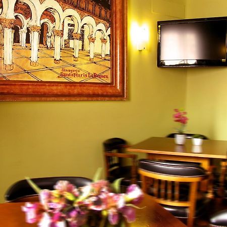 Hostal Los Guerreros Toledo Eksteriør billede